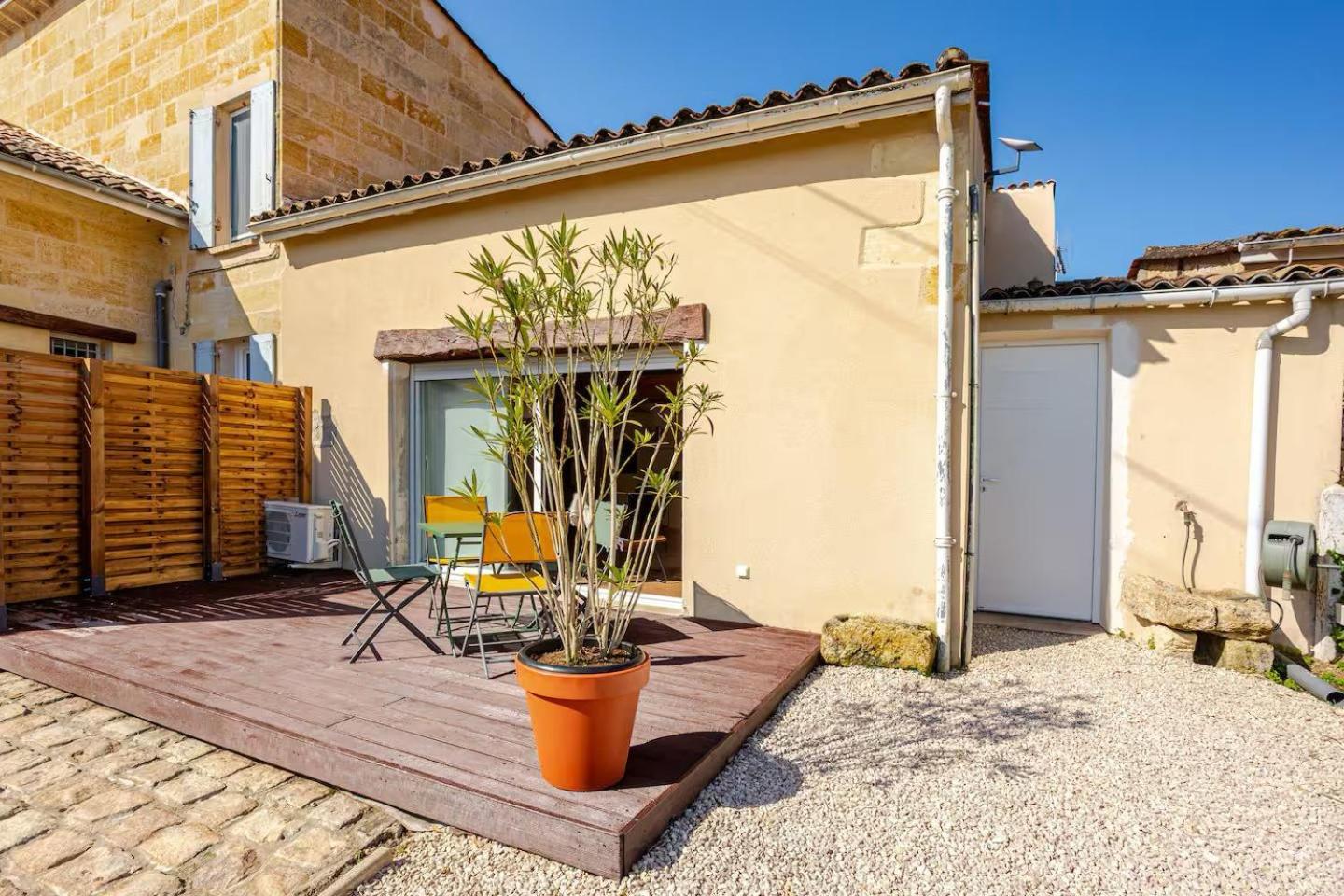 Guesthouse Les Maurins Saint-Sulpice-de-Faleyrens 外观 照片
